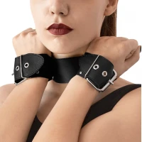 Нашийник з наручниками із натуральної шкіри Art of Sex - Bondage Collar with Handcuffs — Переглянути зображення 4