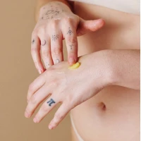 Бальзам для вульви Bijoux Indiscrets Sex Au Naturel Vulva Balm Soothing Moisturizer 30 мл — Просмотреть изображение 16