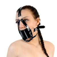 Кляп-маска з пластиковою кулею Art of Sex - Slave, Натуральна шкіра, колір Чорний — Переглянути зображення 1
