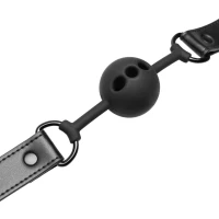 Повітропроникний кляп Bedroom Fantasies: Breathable Silicone Ball Gag, чорний — Переглянути зображення 4