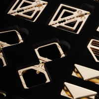 БДСМ-набір LOCKINK All-in-1 BDSM Play Kit, коричневий, ремені, маска, кляпи, анальні пробки, свічки — Переглянути зображення 9