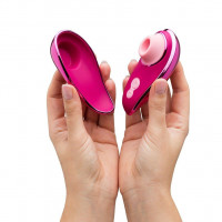 Вакуумный клиторальный стимулятор Womanizer Liberty 2 Iggy Azalea, 8 режимов, магнитная крышечка — Просмотреть изображение 7