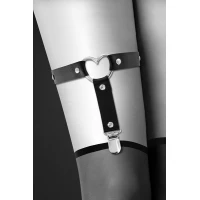 Гартер на ногу Bijoux Pour Toi - WITH HEART Black, сексуальна підв'язка з сердечком, екошкіра — Переглянути зображення 2