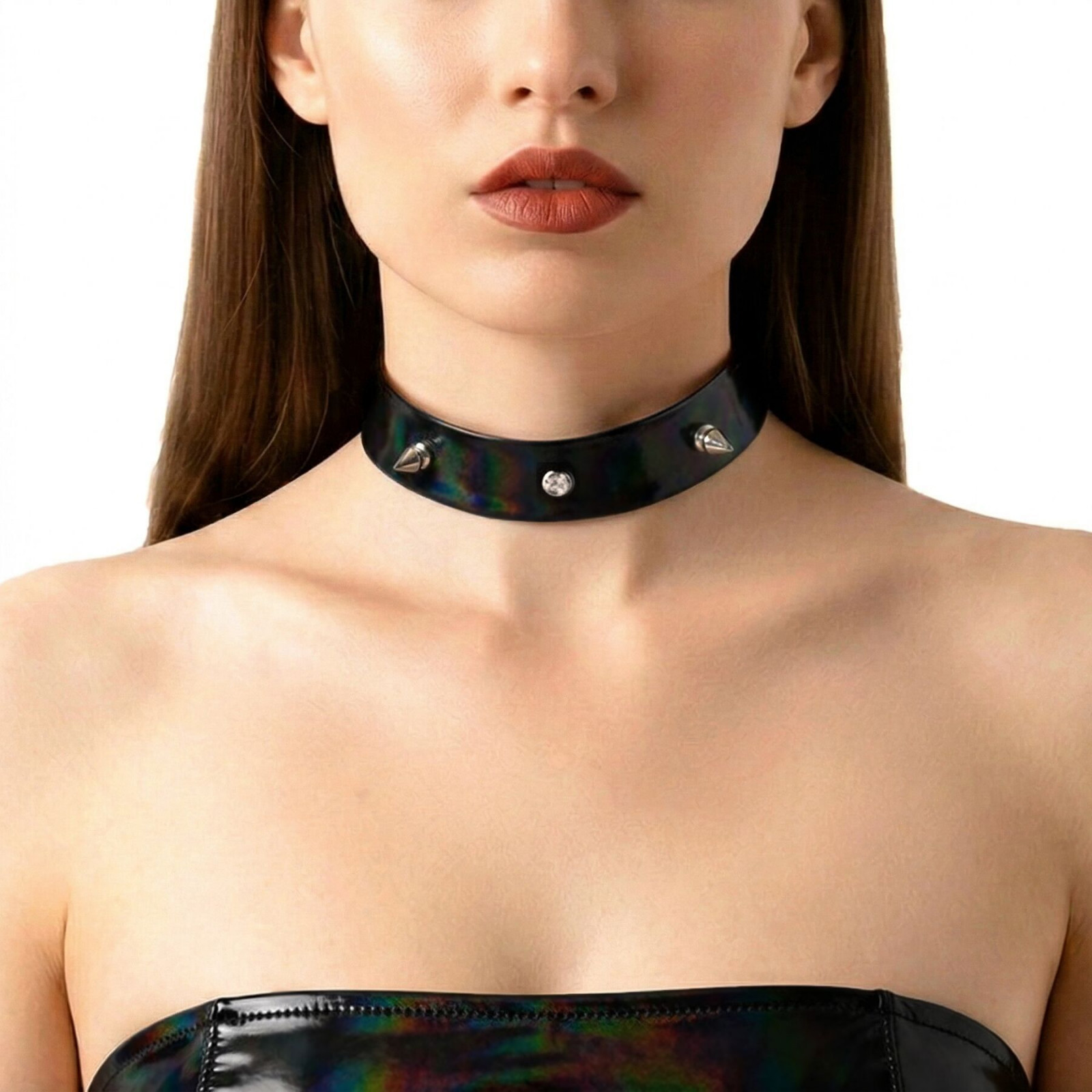 Лакований чокер з шипами Art of Sex - Mistress, колір чорний з ефектом голограми, розмір L