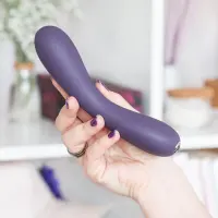 Преміум вібратор Je Joue - Uma Purple універсальний з глибокою вібрацією, стимуляція точки G — Просмотреть изображение 6