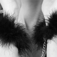 Пухнасті наручники Bijoux Indiscrets Za za zu - feahter handcuffs, пір'яні, подарункове паковання — Переглянути зображення 2