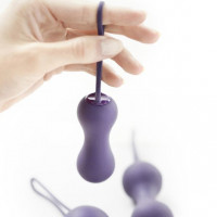 Набор вагинальных шариков Je Joue - Ami Purple, диаметр 3,8-3,3-2,7см, вес 54-71-100гр  + подарок косметичка