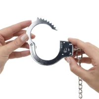 Наручники Bedroom Fantasies:Metal Handcuffs - Silver — Переглянути зображення 6
