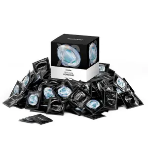 Набір презервативів Satisfyer Premium Condoms L (56 мм) 100 шт