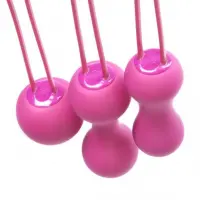Набір вагінальних кульок Je Joue - Ami Fuchsia, діаметр 3,8-3,3-2,7см, вага 54-71-100гр  + подарунок косметичка — Переглянути зображення 3