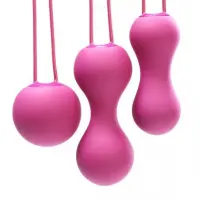 Набір вагінальних кульок Je Joue - Ami Fuchsia, діаметр 3,8-3,3-2,7см, вага 54-71-100гр  + подарунок косметичка — Переглянути зображення 4