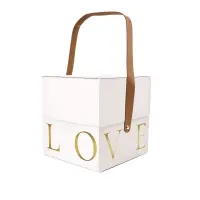 Подарункова коробка з ручкою LOVE біла, L – 18,5х18,5х19 см — Переглянути зображення 1