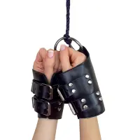 Манжети для підвісу за руки Art of Sex – Kinky Hand Cuffs For Suspension, чорні, натуральна шкіра — Переглянути зображення 1
