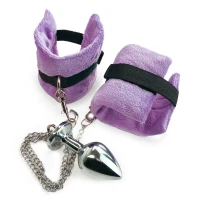 Наручники з металевою анальною пробкою Art of Sex Handcuffs with Metal Anal Plug size M Purple — Переглянути зображення 6