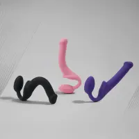 Безремінний страпон Strap-On-Me Rose M, повністю регульований, діаметр 3,3 см — Переглянути зображення 16