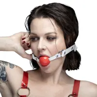 Кляп силіконовий Feral Feelings Silicon Ball Gag White/Red, білий ремінець, червона кулька — Просмотреть изображение 2