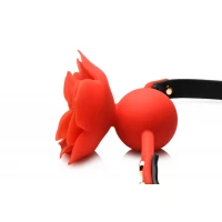 Силіконовий кляп з трояндою Master Series: Blossom Silicone Rose Gag – Red — Просмотреть изображение 4