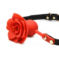 Силіконовий кляп з трояндою Master Series: Blossom Silicone Rose Gag – Red — Просмотреть изображение 2