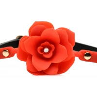 Силіконовий кляп з трояндою Master Series: Blossom Silicone Rose Gag – Red — Просмотреть изображение 3