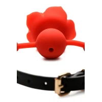 Силіконовий кляп з трояндою Master Series: Blossom Silicone Rose Gag – Red — Просмотреть изображение 5