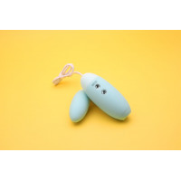 Вакуумный стимулятор с виброяйцом 2-в-1 KISTOY Miss VV Cyan — Просмотреть изображение 9