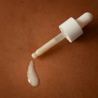 Суха олія-шимер для волосся та тіла Bijoux Indiscrets Slow Sex Hair and skin shimmer dry oil — Переглянути зображення 5