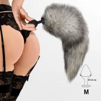 Силіконова анальна пробка з хвостом із натурального хутра Art of Sex size M Artctic fox — Переглянути зображення 4