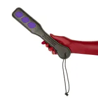 Паддл Punishment – Purple Lips Paddle – Black, залишає слід у вигляді поцілунку — Переглянути зображення 2