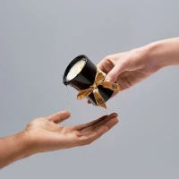 Масажна свічка YESforLOV MASSAGE CANDLE with bewitching scent 120 г, квітковий аромат, віск + олії — Просмотреть изображение 3
