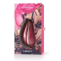 Вакуумний кліторальний стимулятор Womanizer Liberty Red, магнітна кришка, 2 насадки — Переглянути зображення 6