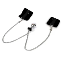 Наручники з металевою анальною пробкою Art of Sex Handcuffs with Metal Anal Plug  size M Black — Переглянути зображення 3