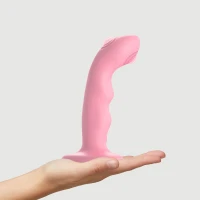 Насадка для страпона з подвійною точковою пульсацією Strap-On-Me TAPPING DILDO WAVE – CORAL PINK, М — Просмотреть изображение 6