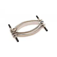 Затискач для статевих губ Master Series: Pussy Tugger Adjustable Vagina Clamp with Chain — Просмотреть изображение 3
