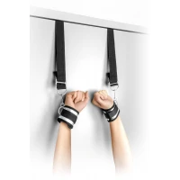 Фіксатор для рук на дверях Fetish Tentation Door swing handcuffs — Переглянути зображення 1