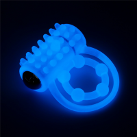Віброкільце для члена Lumino Play Vibrating Penis Ring, світиться у темряві — Переглянути зображення 6