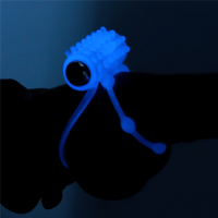 Віброкільце для члена Lumino Play Vibrating Penis Ring, світиться у темряві — Переглянути зображення 9