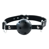Кляп Black breathable ball gag with adjustablestrap