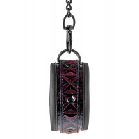 Поножи с фиолетовым тиснением Dream toys BLAZE Luxury Fetish на цепочке черного цвета