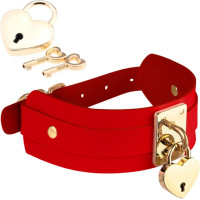 Ошейник широкий красный Kinky Diva Collar Me с золотистым замочком в виде сердца и ключиком