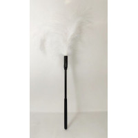 Тиклер с белыми перьями на черной ручке DS Fetish Long