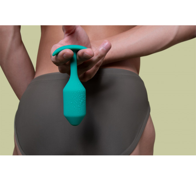 Анальная пробка со смещенным центром тяжести B-Vibe Snug Plug 2, силиконовая, зеленая