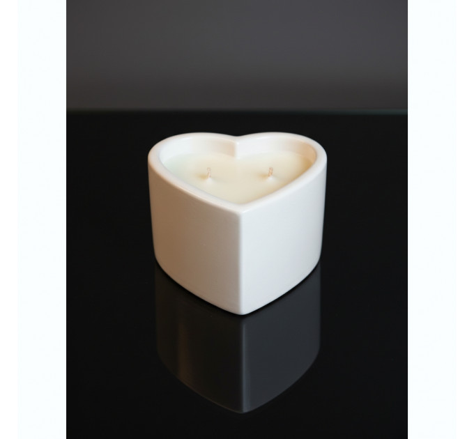 Масажна свічка з ароматом горіхового крему Candy Nut Cream у формі серця, 70 мл