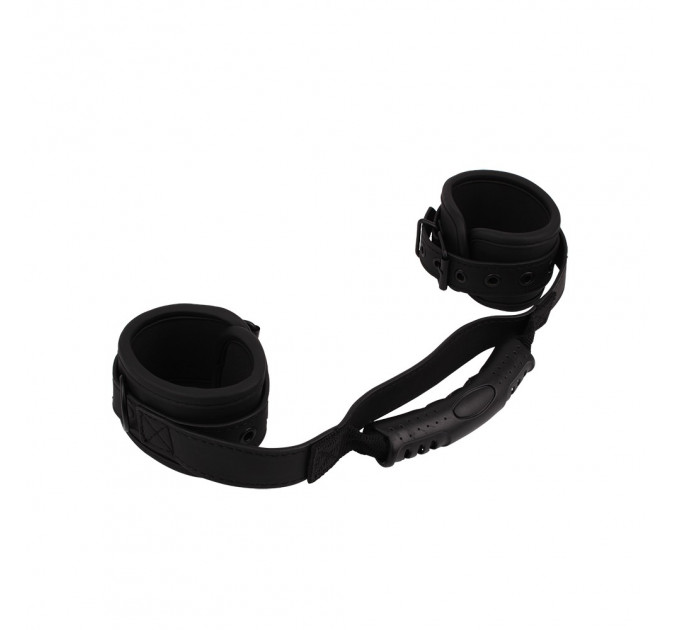 Фиксаторы для рук Chisa Behave! Ignite Your Fantasy Cuffs с держателем, черные