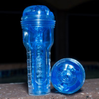 Мастурбатор у колбі з ребристою структурою Fleshlight Turbo Thrust Blue Ice, прозоро-блакитний
