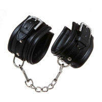 Наручники с уплотнителем Luxury Fetish Rivet and Style BLACK