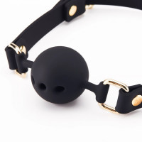 Кляп с шариком Roоmfun Mouth Ball Gag силиконовый, черный