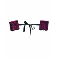 Наручники Obsessive Roseberry Guffs фуксія з чорним мереживом