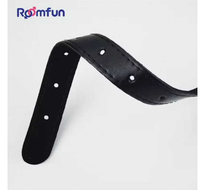 Кляп-кулька з отворами Roomfun та затискачами для сосків, чорний