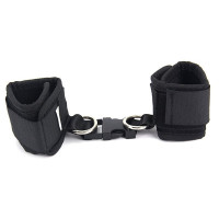 Набор БДСМ Roomfun Bedroom Bondage Kit фиксаторы, кнут и маска, черный-красный