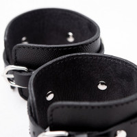 Кожаные наручники (без сцепки) DS Fetish черные